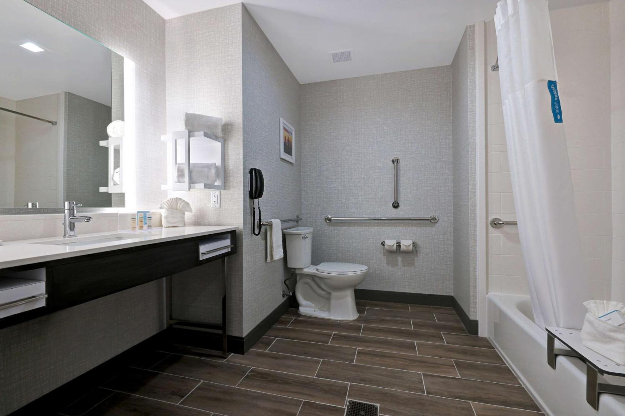 Hampton Inn & Suites Houston East Beltway 8, Tx Cloverleaf Exterior photo